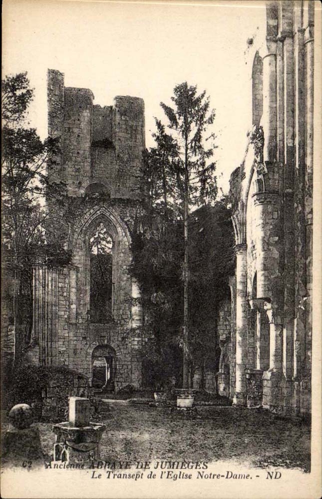 Old abbey of Jumieges CPA the transept of the Notre Dame church