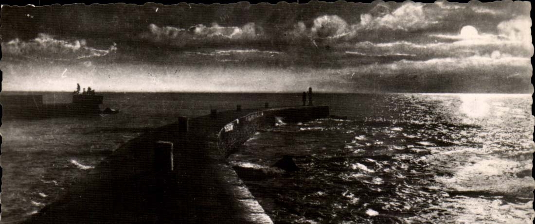 Palavas MODERN CARD Effect of the moon in sea