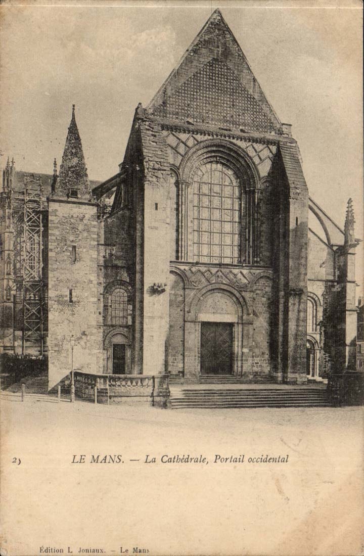 Mans CPA the cathedral Western Gate