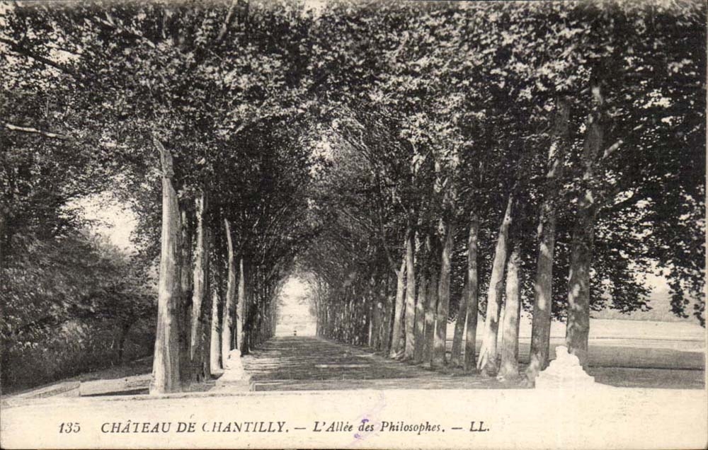 Chantilly CPA Castle the alley of philosophers