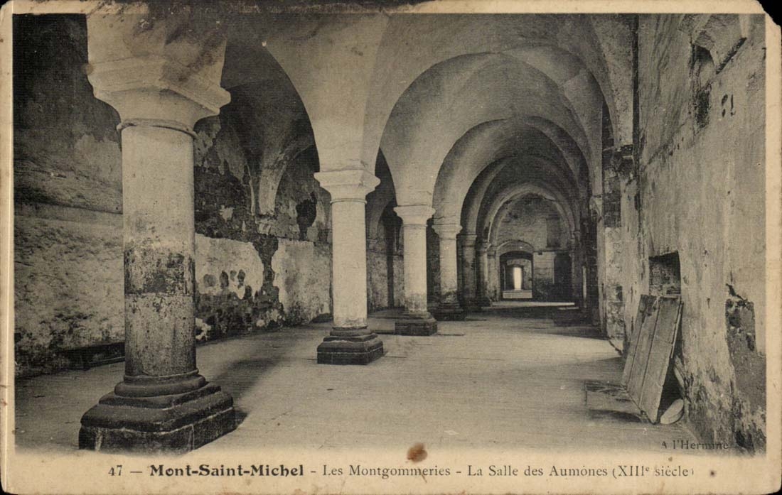 Mont Saint Michel CPA montgommeries the room of alms