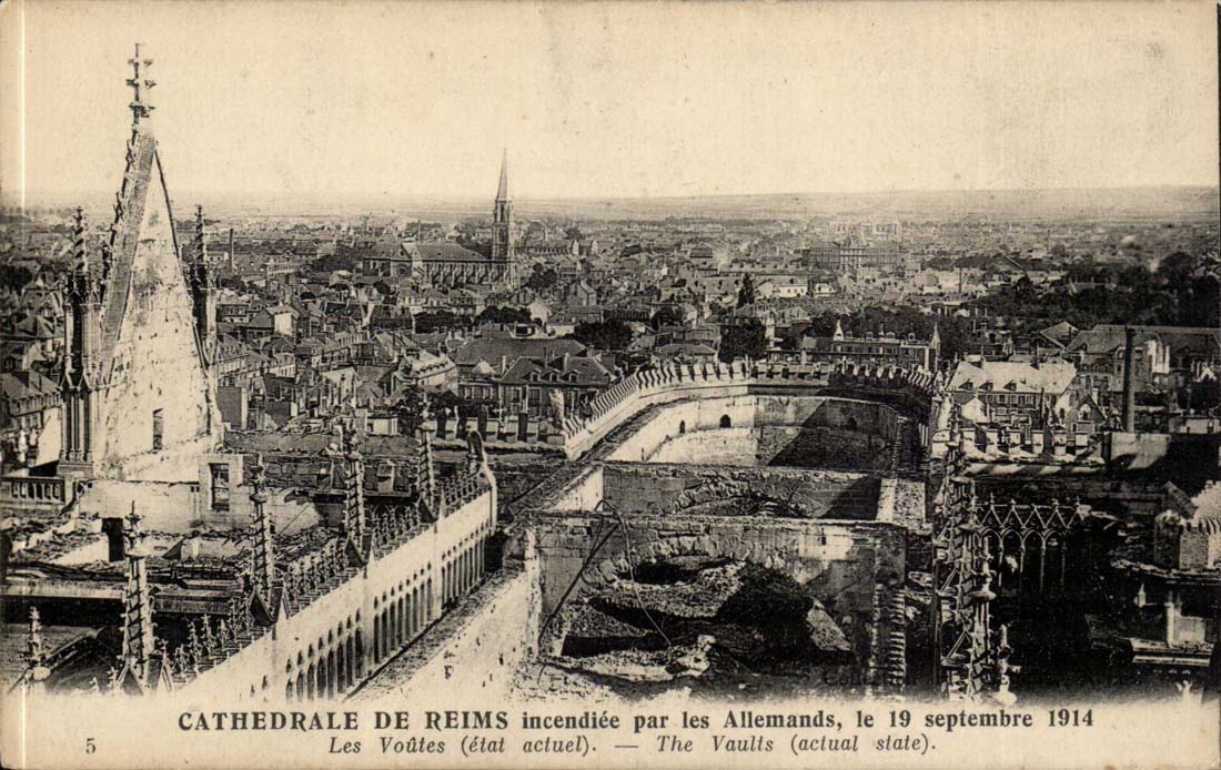 Reims CPA War of 1914 the cathedral set fire to by the Germans September 19th 1914
