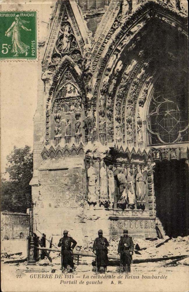 Reims CPA Guerre of 1914 the cathedral of Reims bombards gate of left