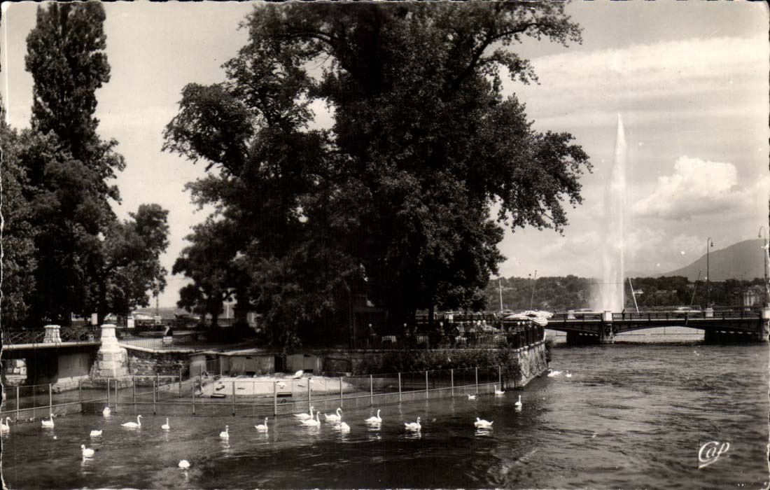 CPA the United Kingdom Geneva Island Jean Jacques rousseau