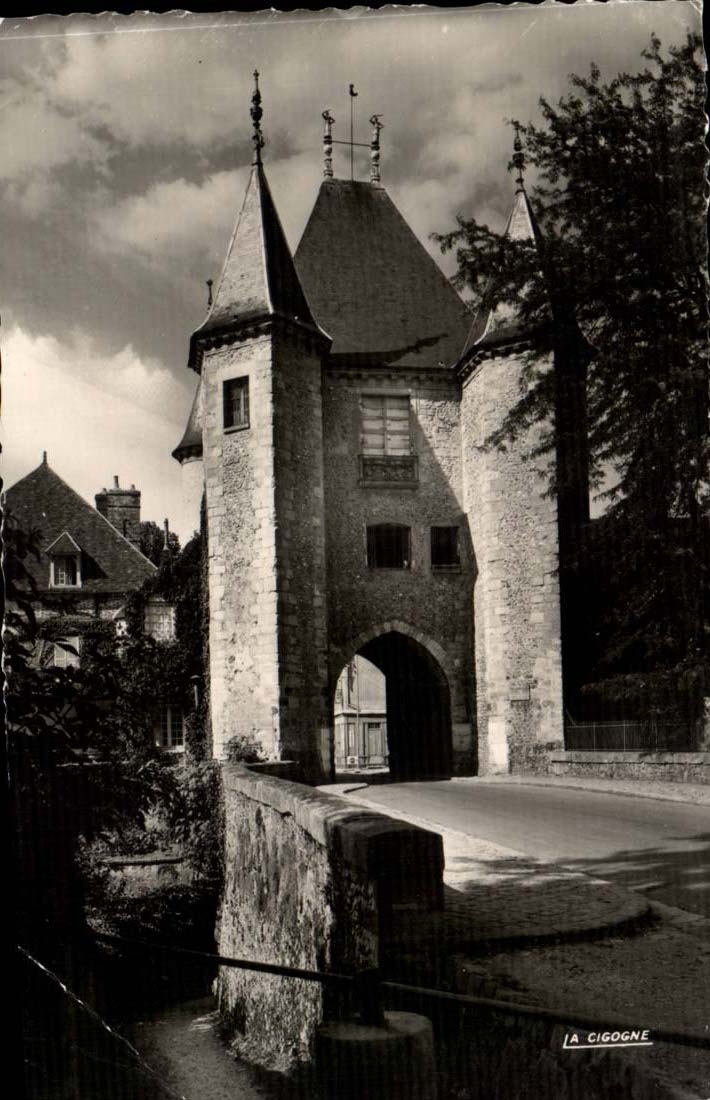 Villeneuve on Yonne - the Gate of Joigny - CPA
