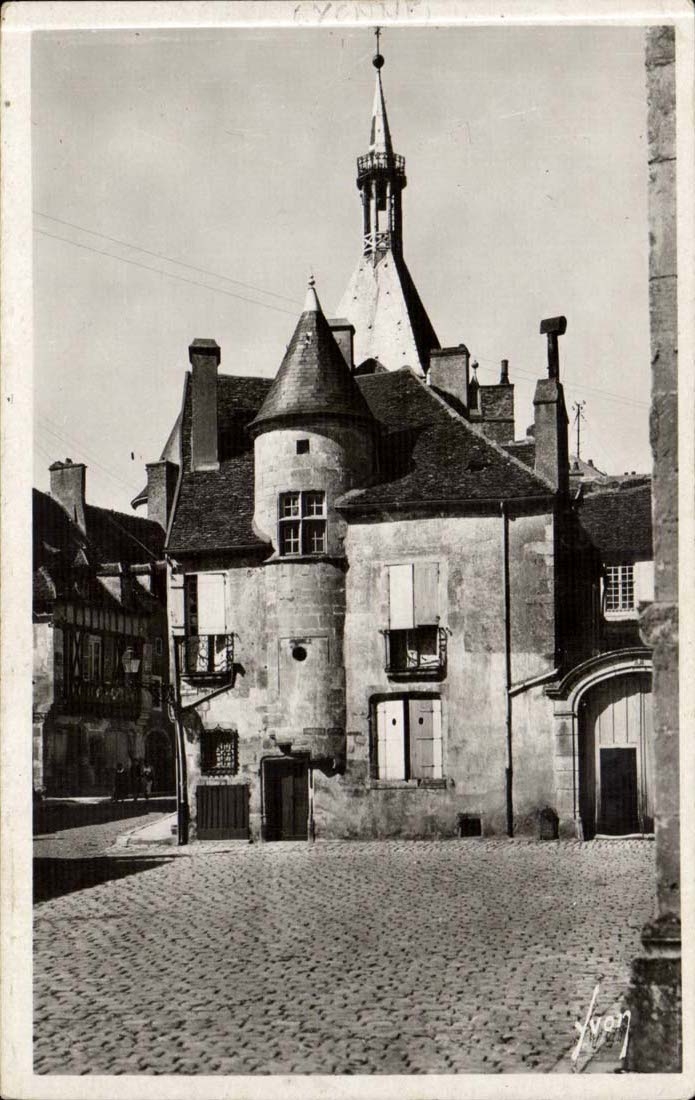 Avallon - XV century old House - CPA