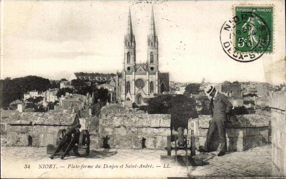 Niort - Punt forms Keep and Saint Andre - CPA