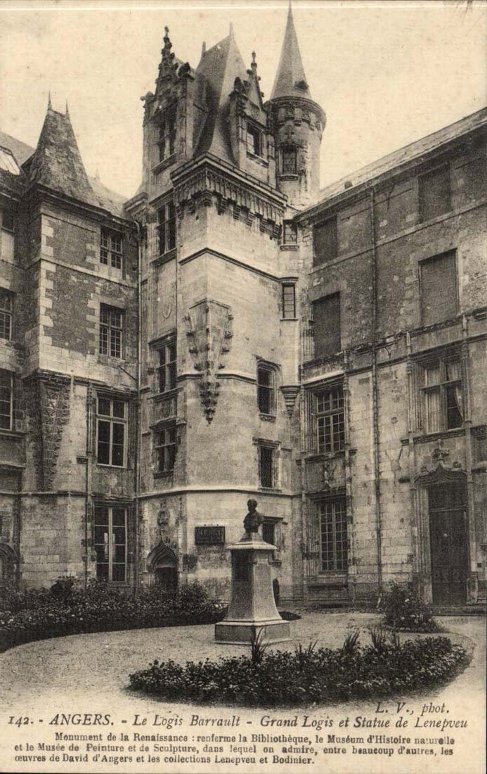 Angers CPA the Barrault home Large home and Statue of Lenepveu