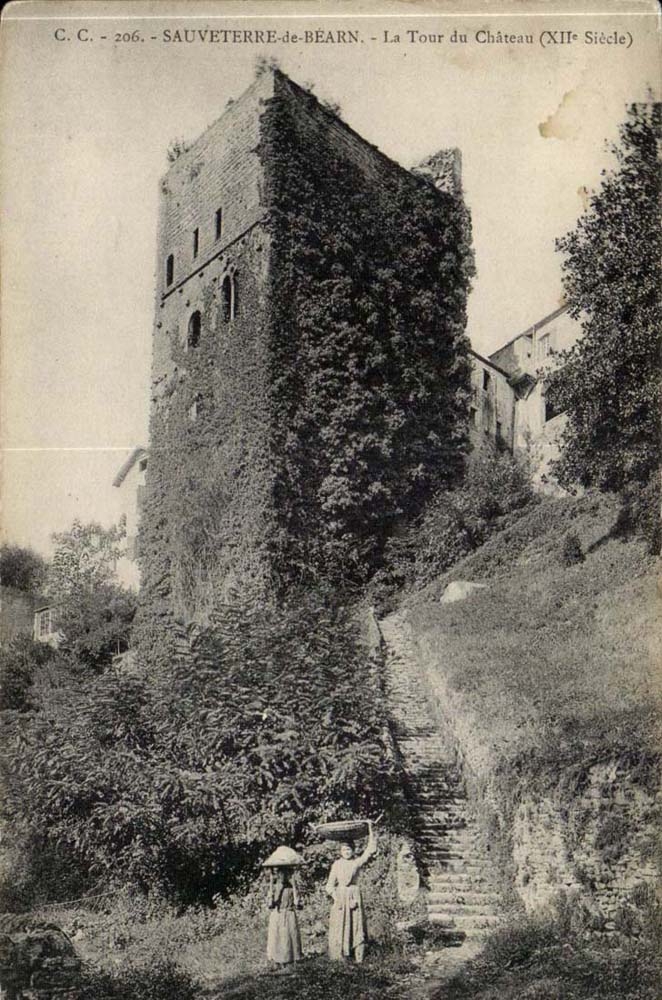 SAuveterre de Bearn CPA La tour du chateau