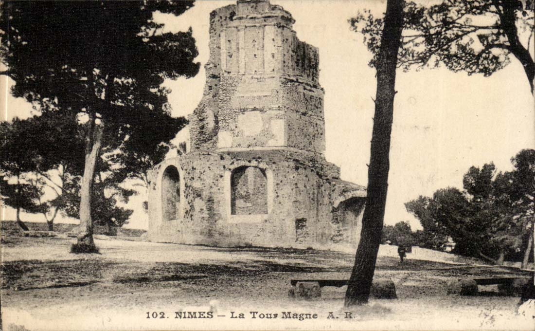 Nimes - der Magne Aufsatz - CPA