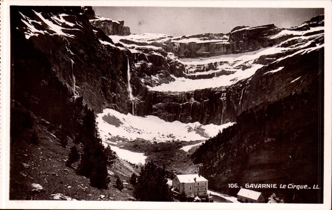 Gavarnie CPA the circus