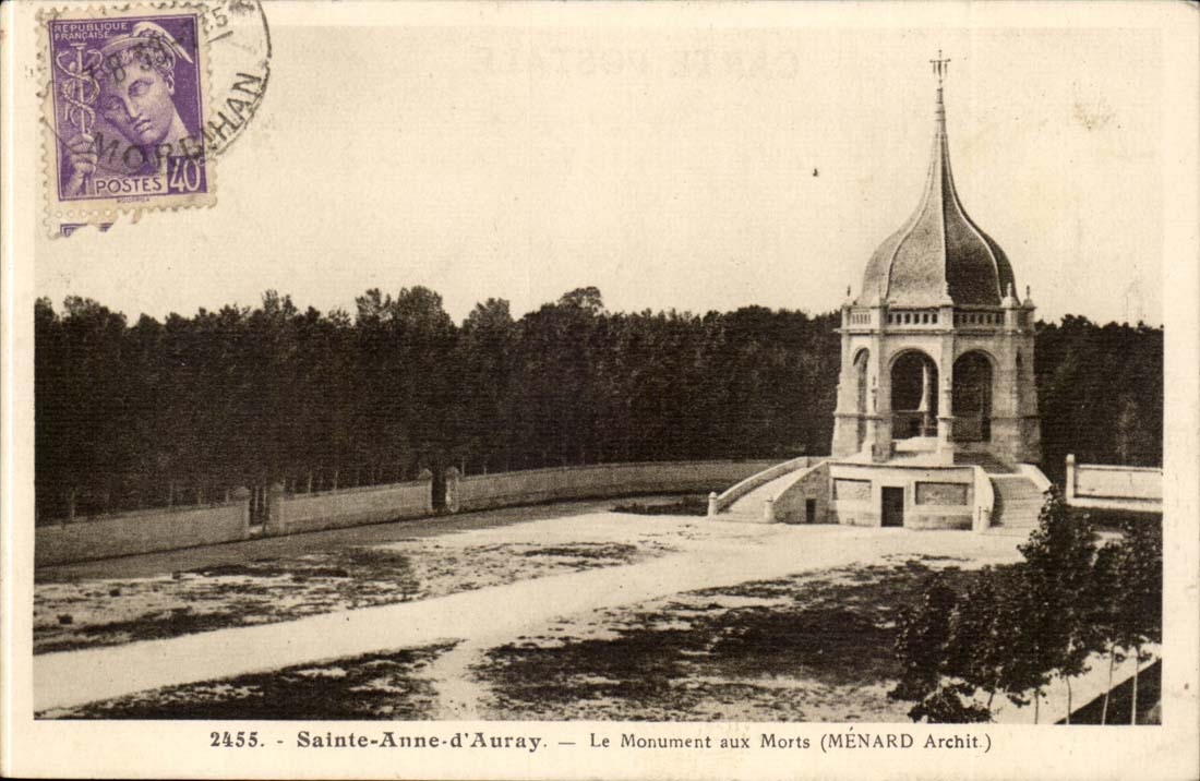 Sainte Anne d' Auvray CPA the war memorial (Menard)