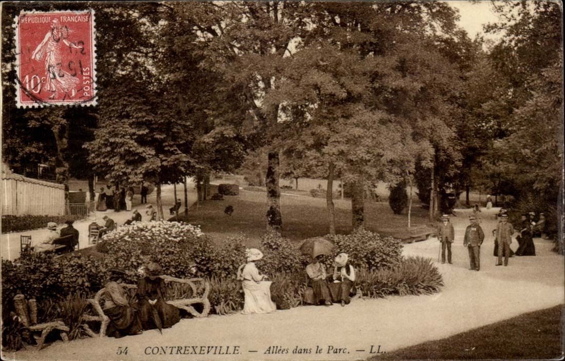 Contrexeville CPA gegangen in den Park