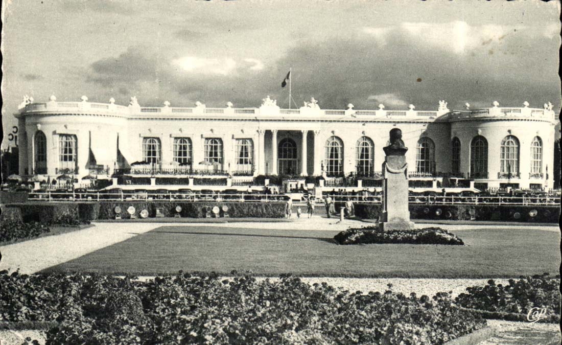 Deauville - the Flowered Beach - Casino and Gardens - CPA