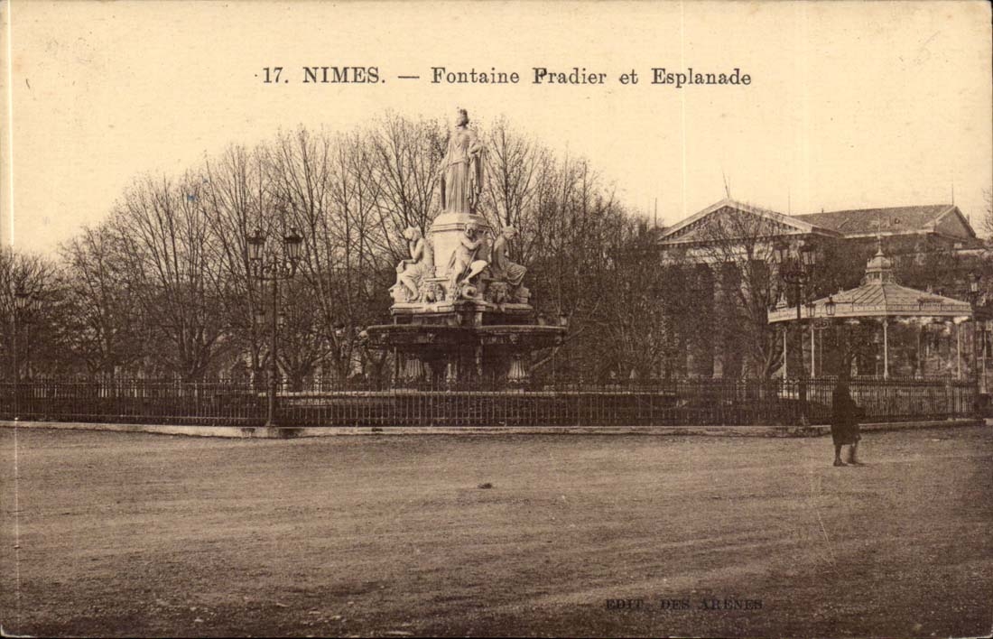 NimesCPA Pradier Brunnen und Esplanade