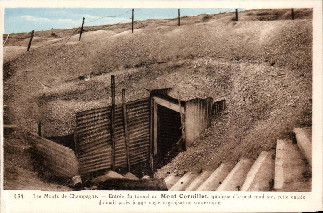CPA Champagne Mounts Entrance of the tunnel to the Mount Cornillet (militaria)