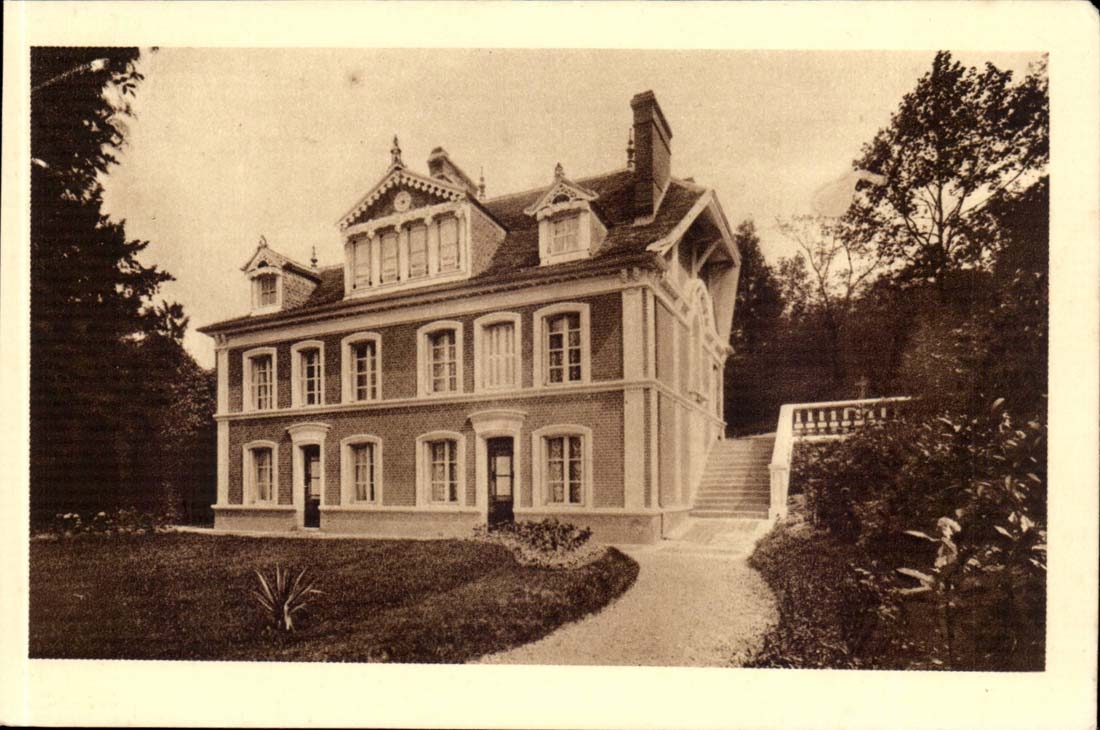 Boissonnets - Frontage and Terrace - CPA