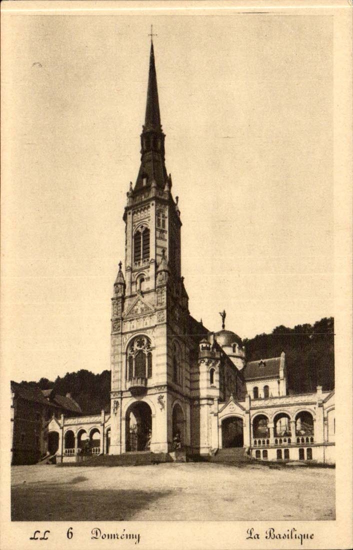 Domremy - the Basilica - CPA