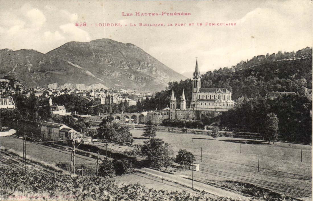 Lourdes - the Basilica - Fort and the Funicular - CPA