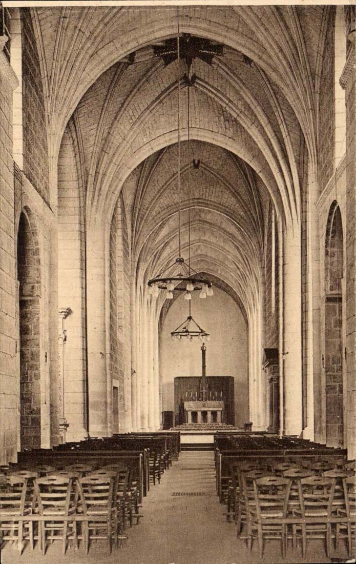 Nave of the Abbey church St Pierre de Solesmes - CPA