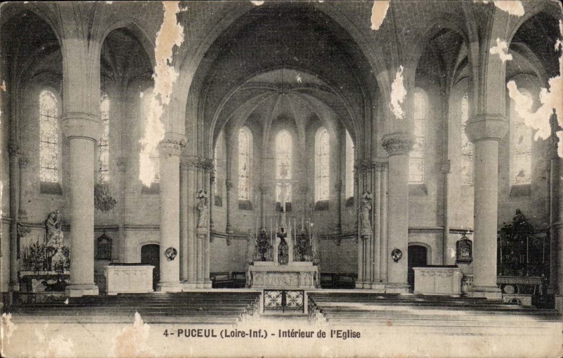 Interior Puceul CPA of the church
