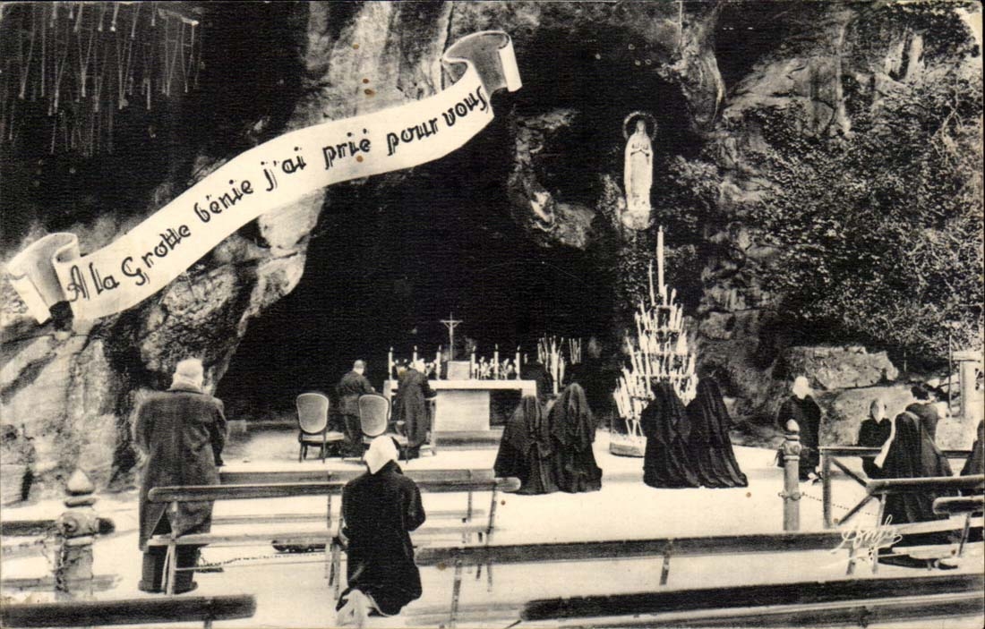 Lourdes CPA the prayer with the feet of the virgin