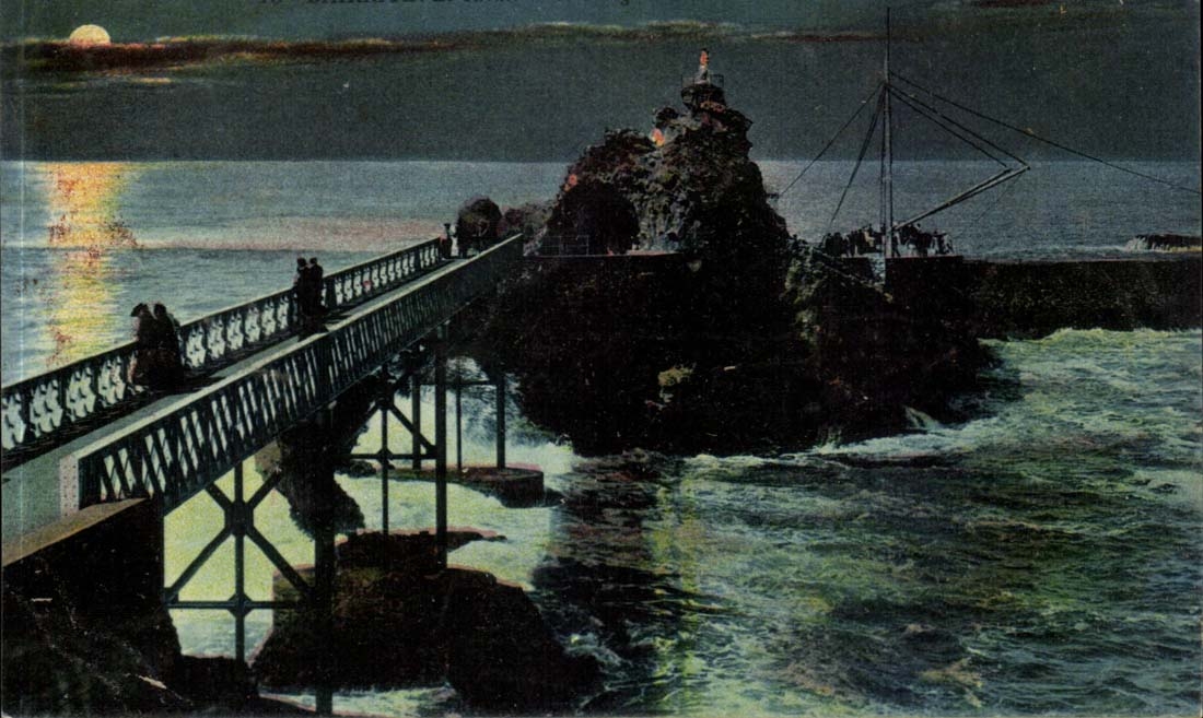 Biarritz CPA Le rocher de la Vierge et la passerelle