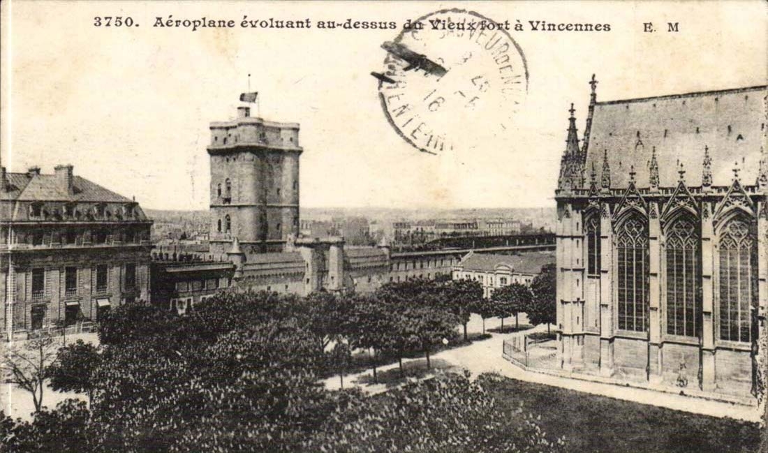 CPA Aeroplan evoluatn with the dessu of the strong old man has Vincennes