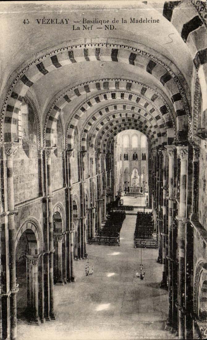 Vezelay CPA Basilica of the Madeleine the nave