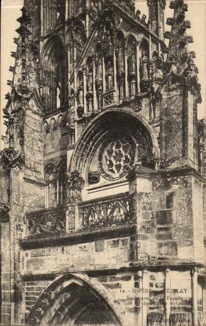 Saint Father under Vezelay CPA Sculptures of Al frontage of the church