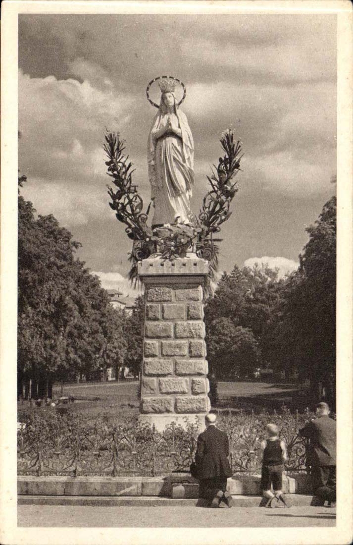 Lourdes CPA the virgin couronnee