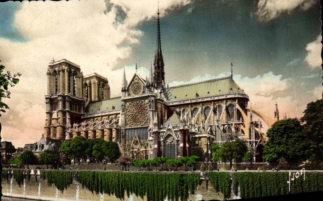 Paris CPA Notre Dame et le square de l'eveche