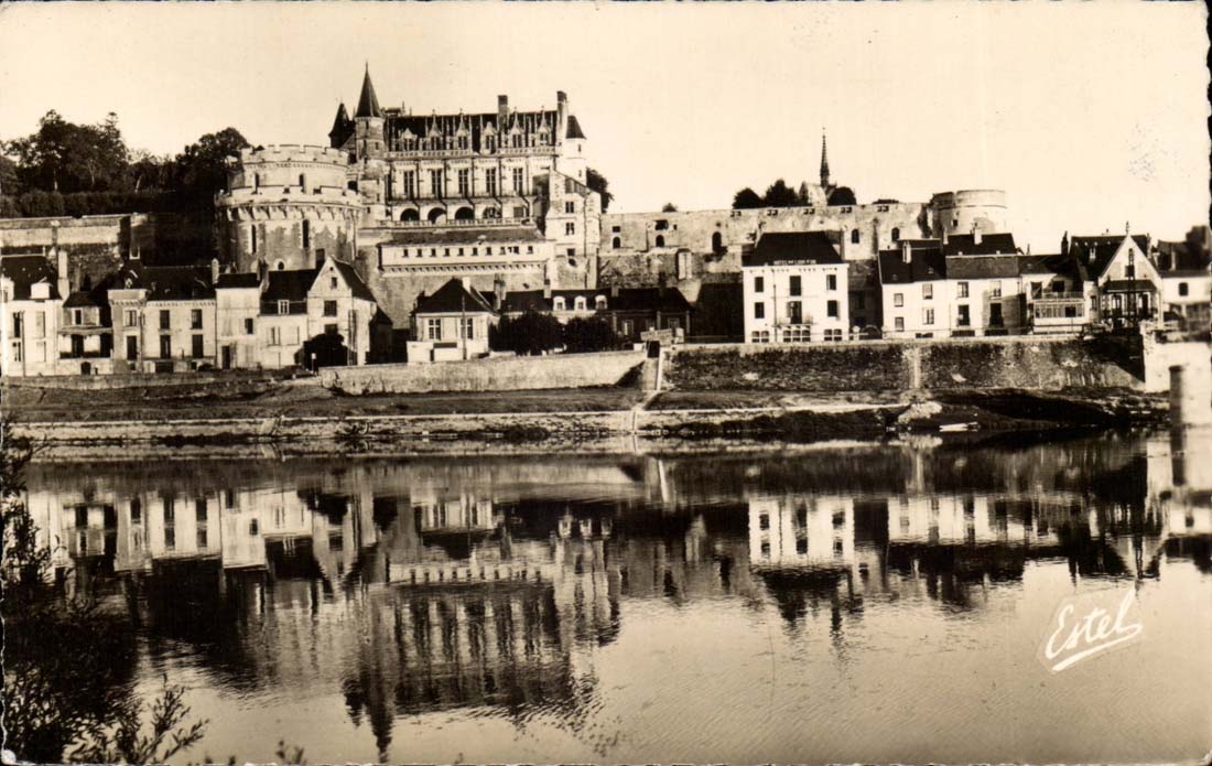 Castle of Amboise CPA the castle and the Loire