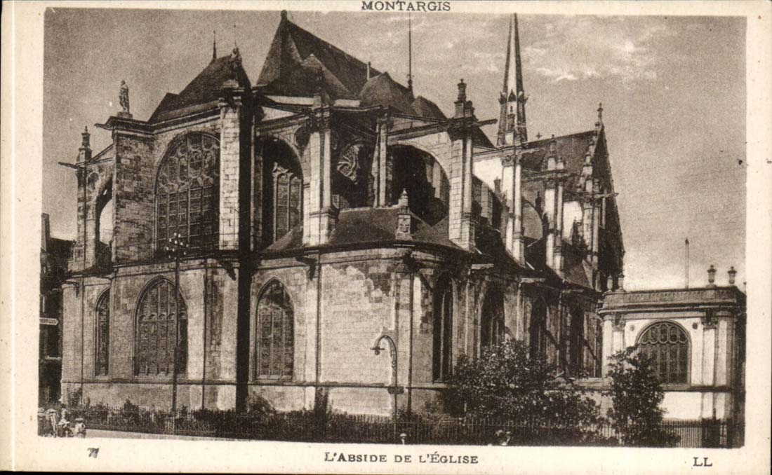 Montargis CPA the apse of the church