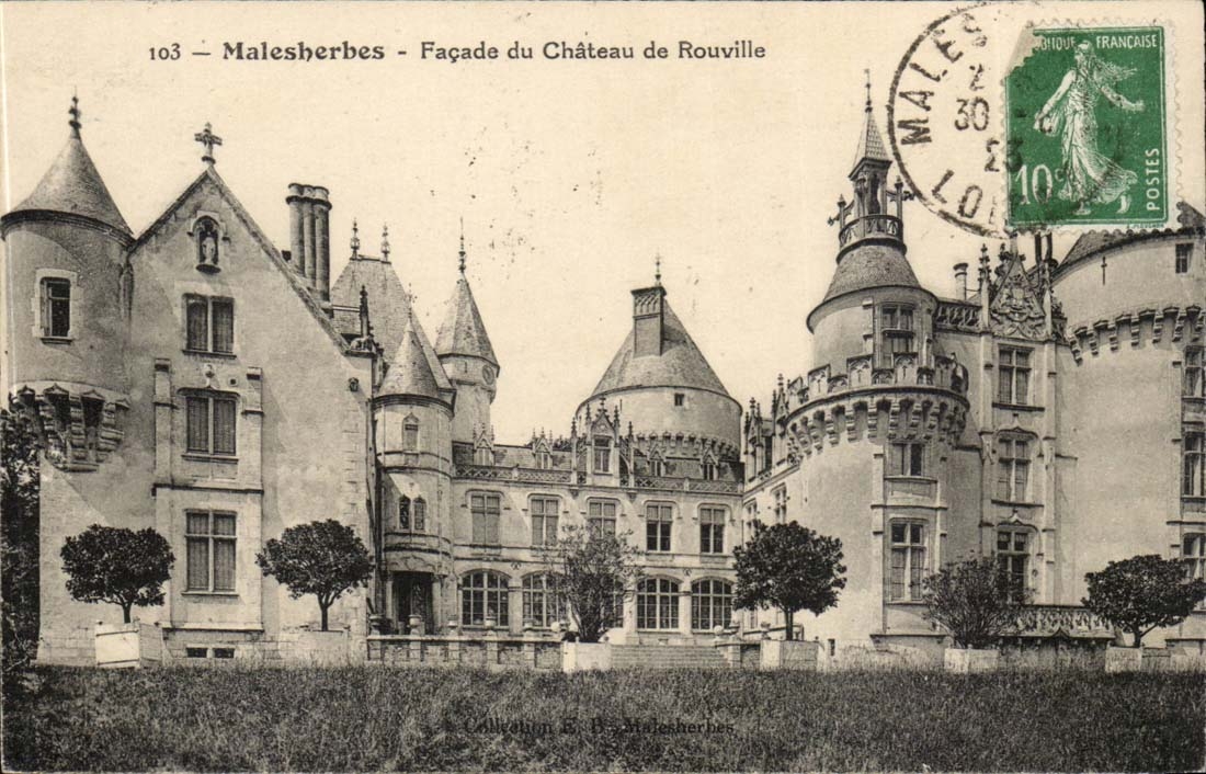 Maslesherbes CPA Frontage of the castle of Rouville