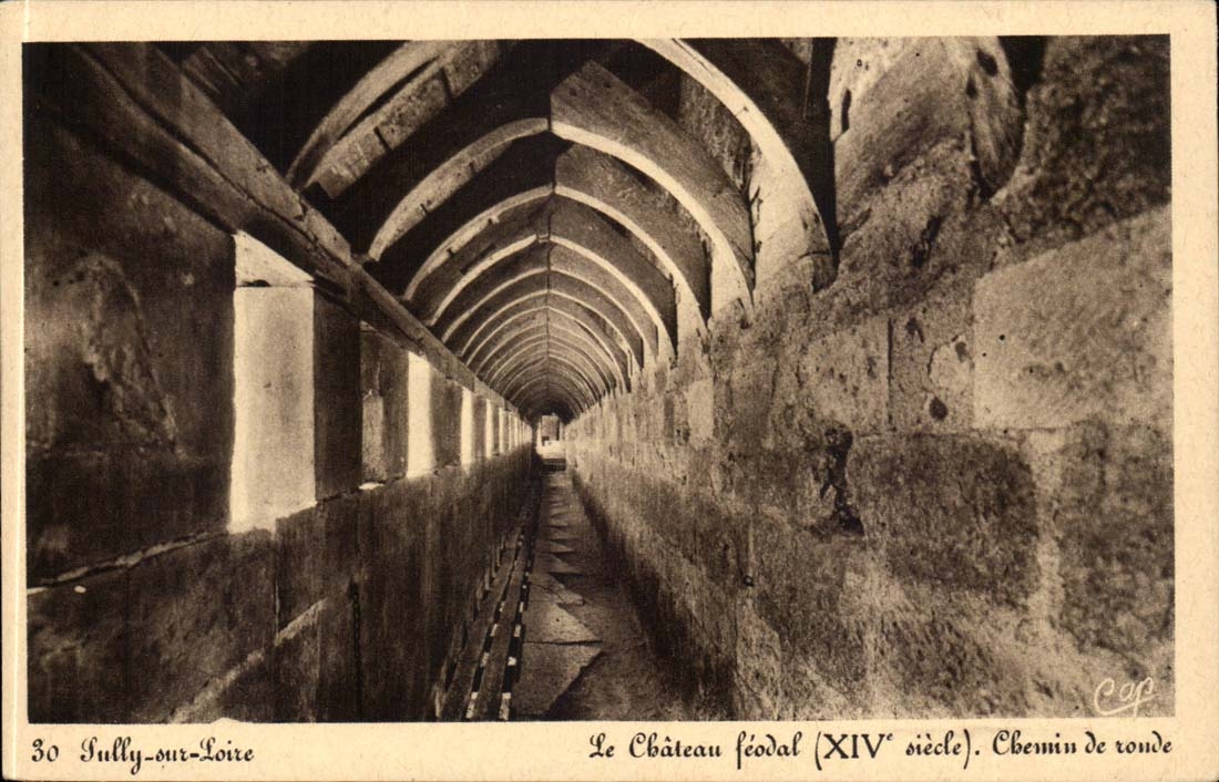 Sully on the Loire CPA feudal Castle Covered way