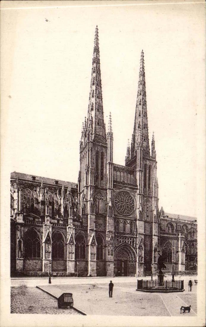 Bordeaux CPA the cathedral arrows