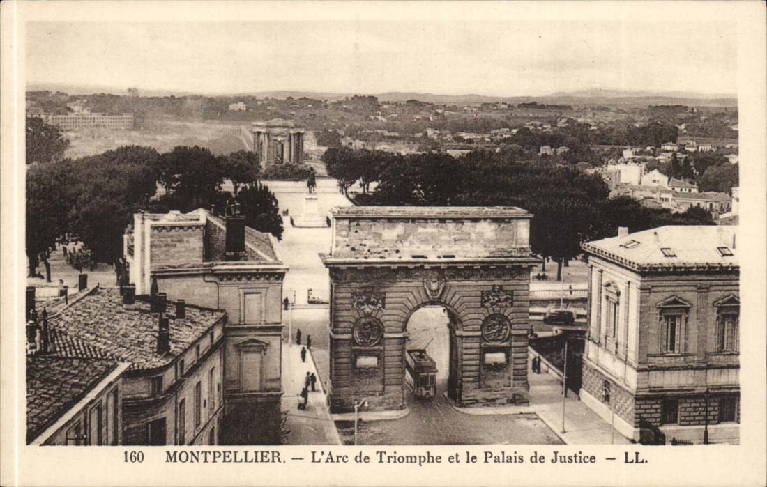Montpellier - Le Palais de Justice et l'Arc de Triomphe - CPA 