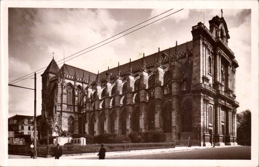 Trawl-nets on the Marne - the Cathedral - CPA