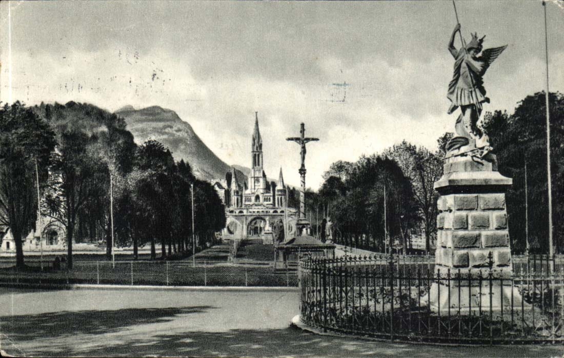 Lourdes - Holy Michel the cross of the Breton ones - CPA