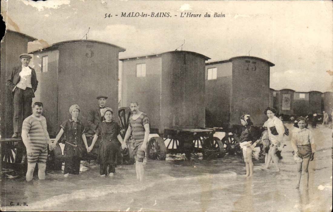 Malo les Bains CPA the hour of the bath