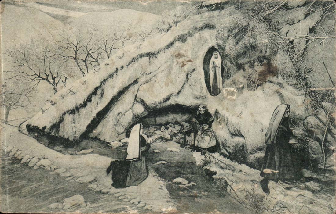 February 11th 1858 the Blessed Virgin apparati for the first time has Bernadette - CPA