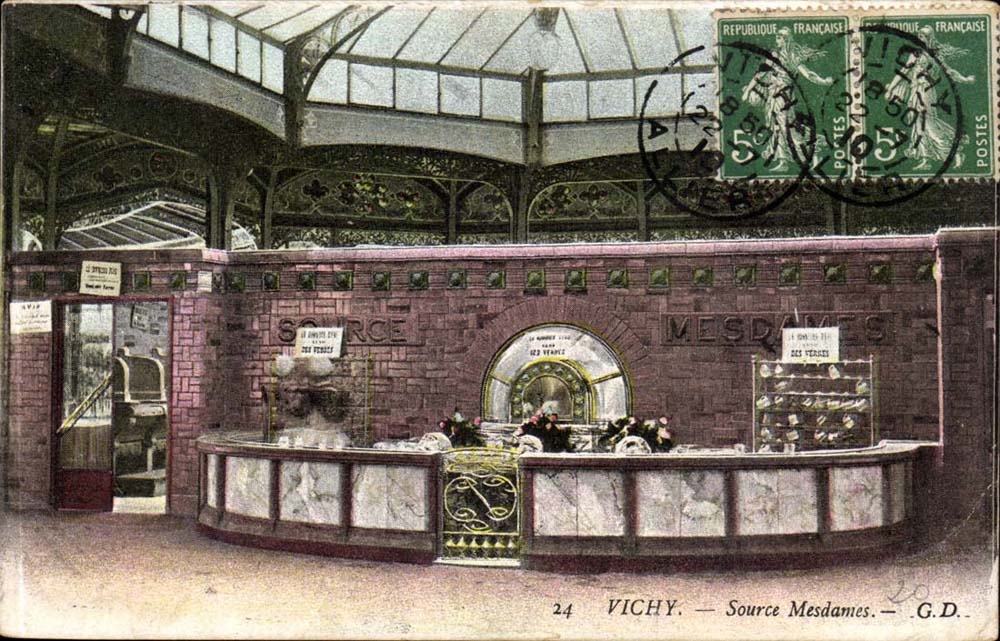 Vichy CPA Mesdames Source