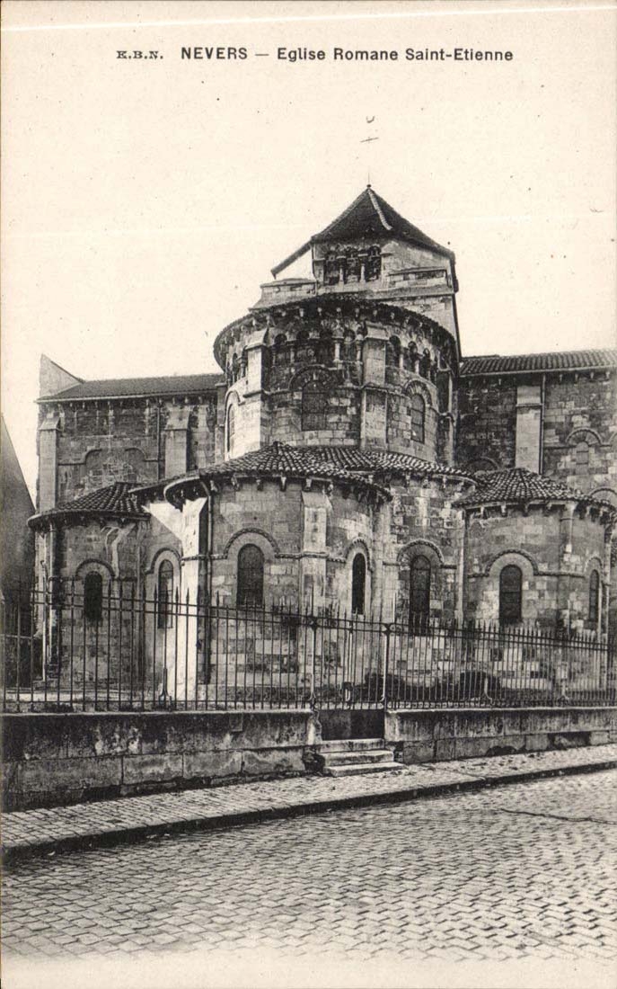 Nevers CPA Romance Church Saint Etienne