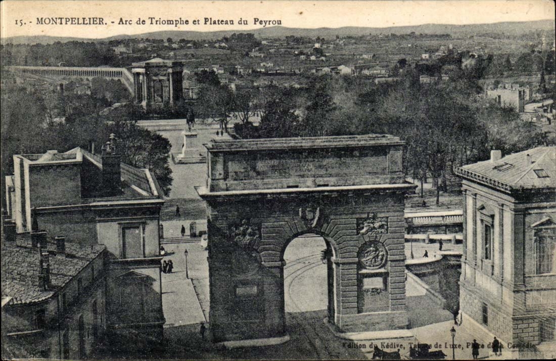 Montpellier - Arc de Triomphe et Placeau du Peyrou - CPA