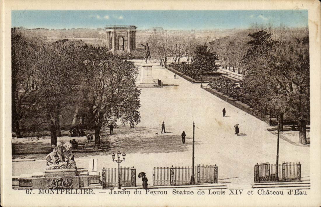 Montpellier - Jardin du Peyrou - Statue de Louis XIV et Chateau d'eau - CPA 