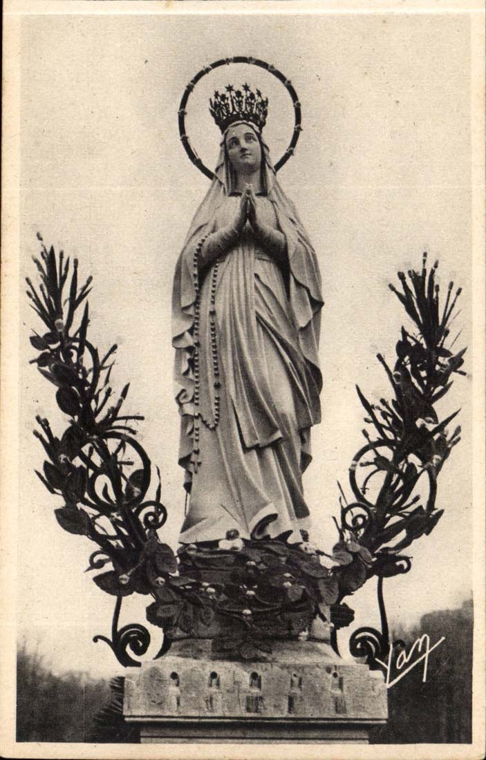 Lourdes - the Couronnee Virgin - CPA