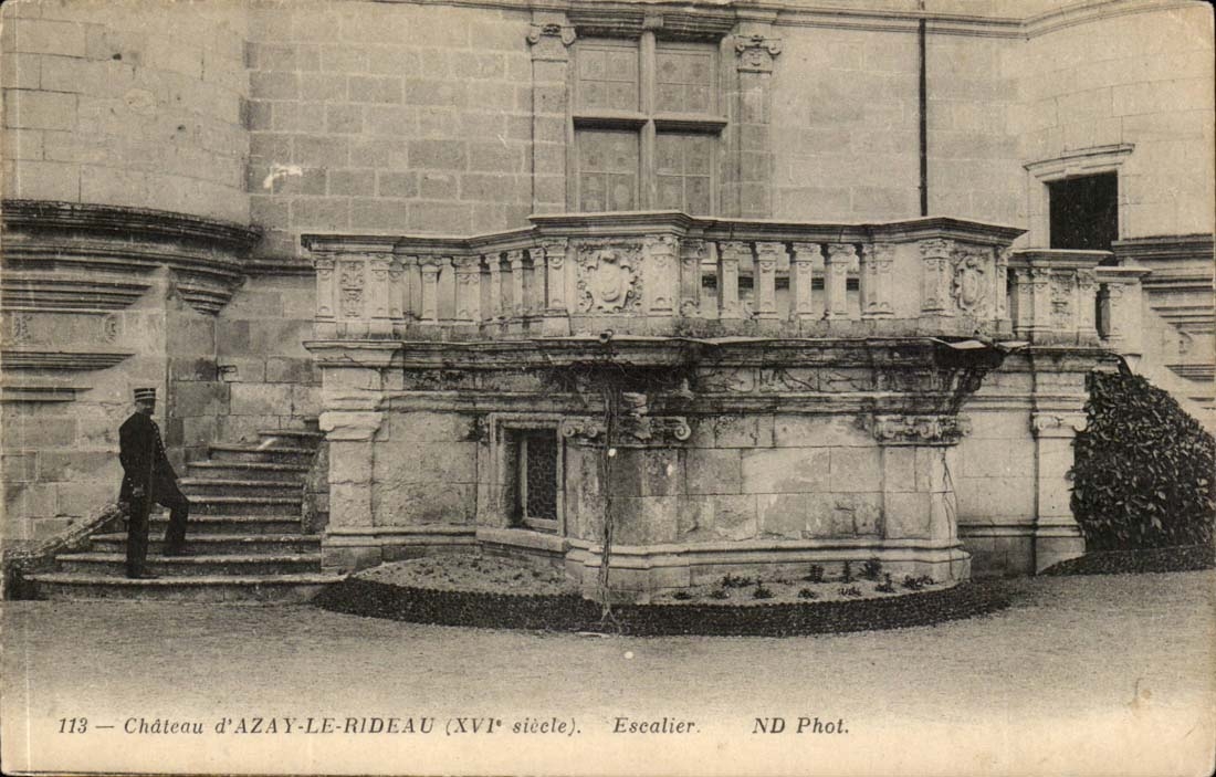 Chateau d'Azay le Rideau - XVI siecle Escalier - CPA