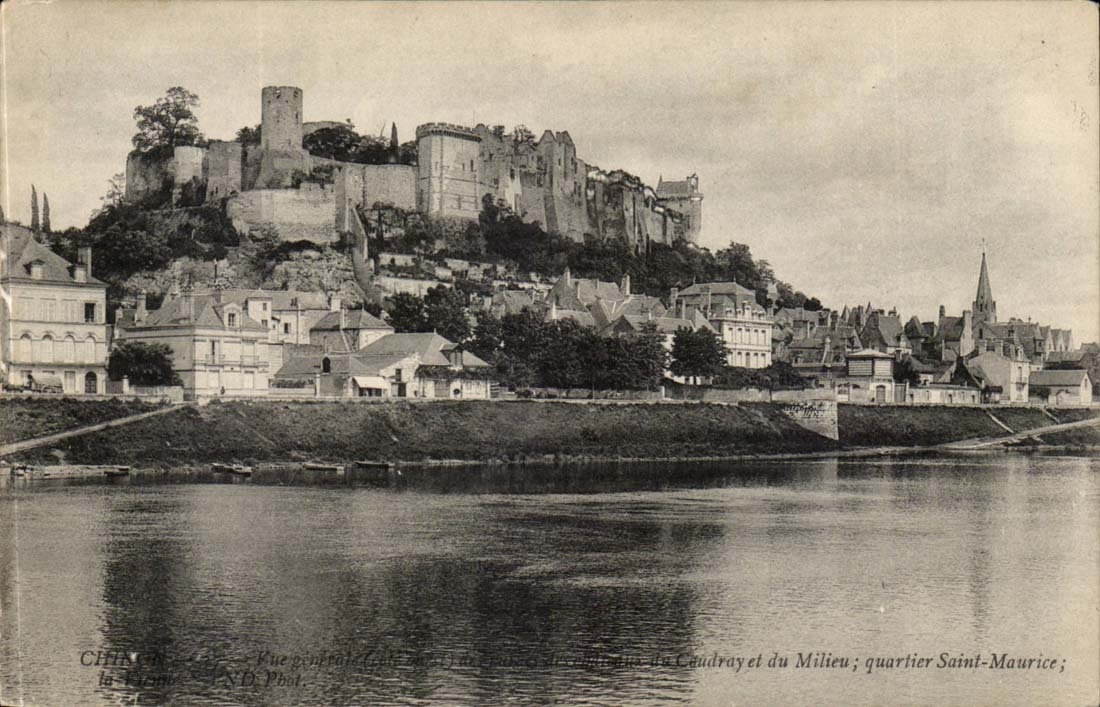 Chinon - Panorama de Chateau - CPA 