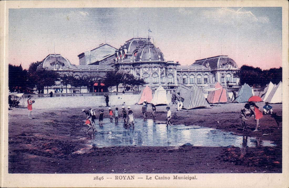 Royan - the Municipal Casino - CPA